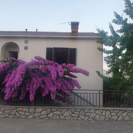 Apartments Mara Мали-Лошинь Экстерьер фото